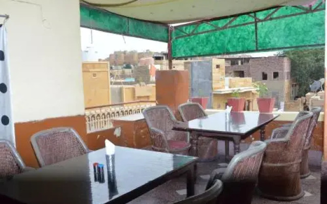 Ratan Hostel