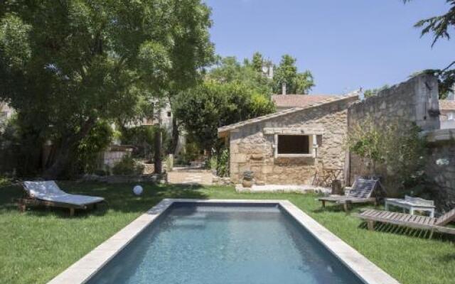 La Maison Des Baux Arts