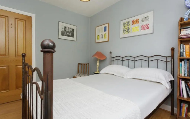 Three Bedroom House in Hampstead Garden Suburb