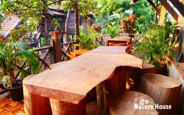 Nature House Eco-Lodge