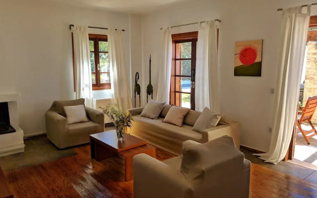 Drimonari Villas