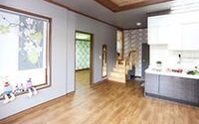 Namhae Sea and Blue Pension (four seasons hot water pool)