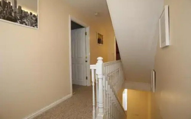 Lovely 4 Bed House London