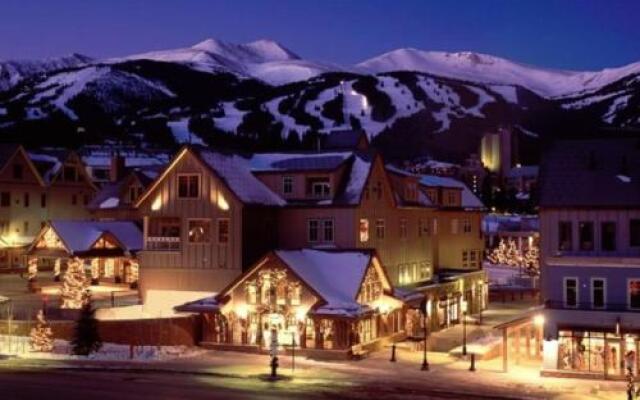 1 Bedroom Mountain View Condo Located in Historic Downtown Breckenridge Close to Shopping, Dining, Night Life