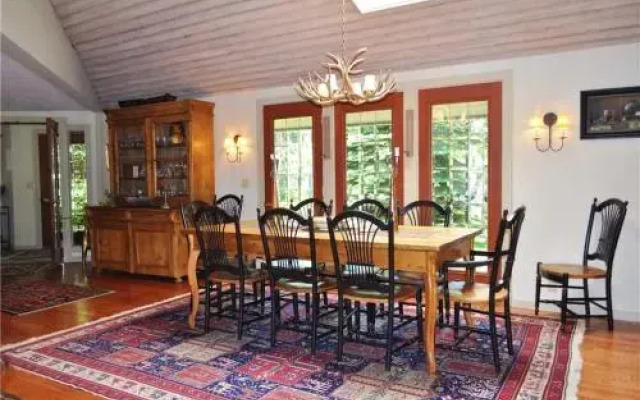 Leonard House: Great Aspens Home with Private Hot Tub! Home