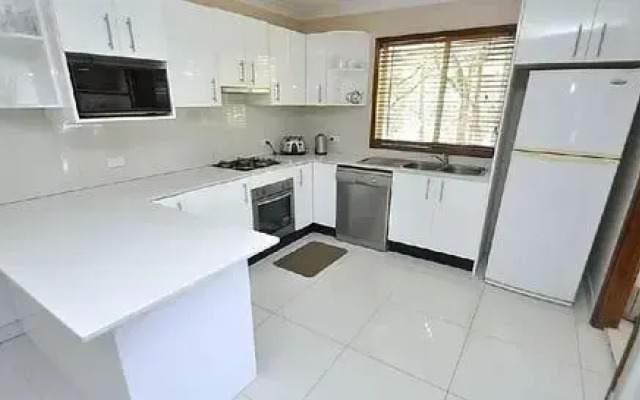 Castle Hill 60A Gil Furnished Apartment