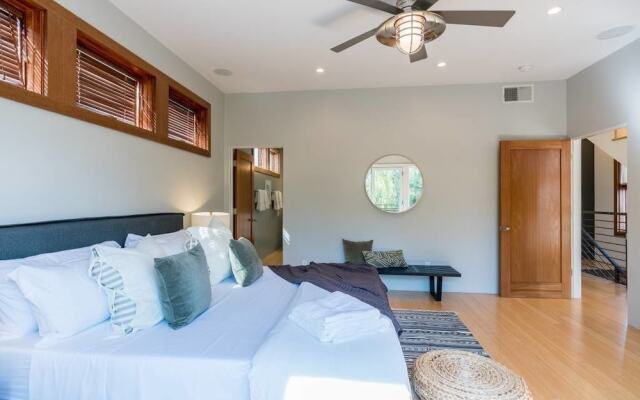 New Architectural House Rooftop Deck 3BD