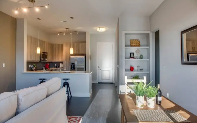 Stunning 1BR Apt In Uptown Near Ballpark