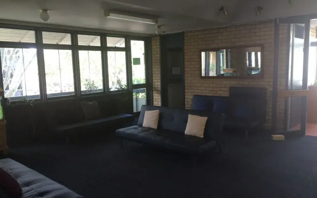 AMG Motel and Serviced Apartments