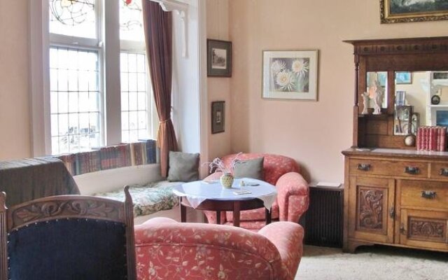 Camperdown Accommodation: Edwardia short-stay