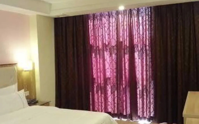 Meet The Fashion Hotel
