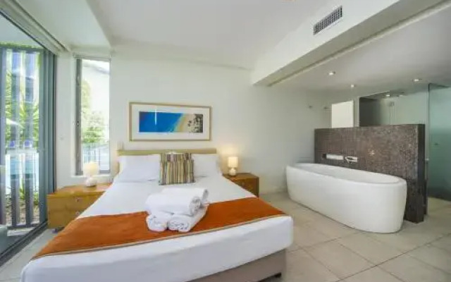 Blue On Blue Apartment 1011