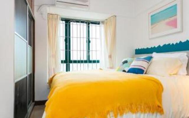 Lu ke boutique homestay no. 00161080 close to changshou road subway station & up and down the nine step street & xiguan gastronomy & sand noodles – Guest Rooms – Guangzhou