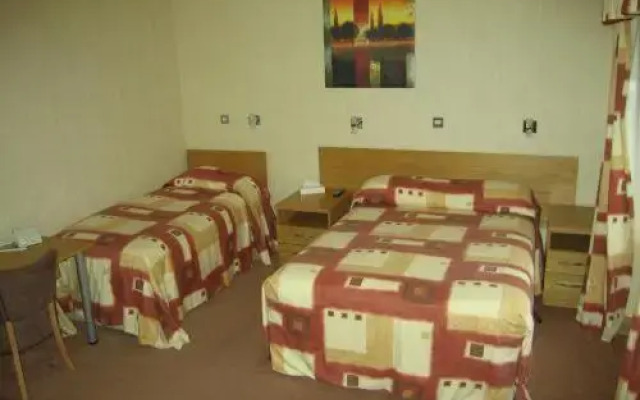 Station Hotel And Restaurant