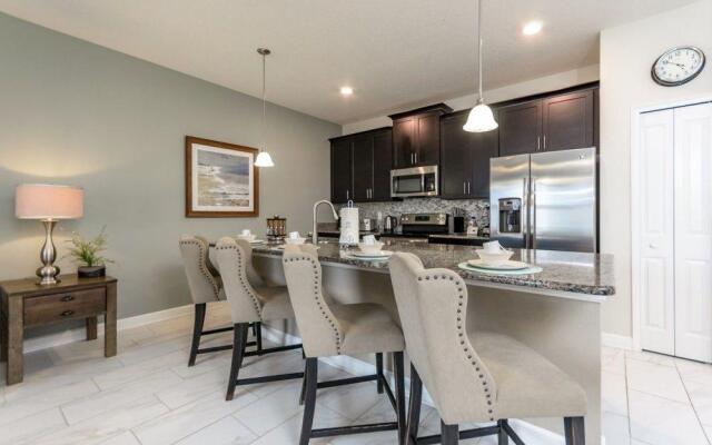 Amazing Townhouse! Storey Lake - 4813CS