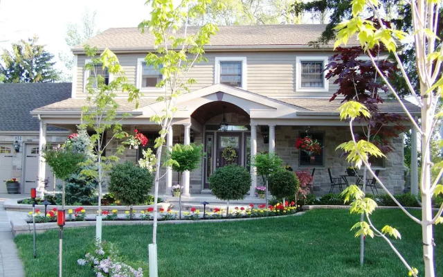 The Porch and Pillow