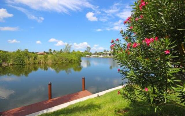 Waterfront Villa Sw Cape Id4012