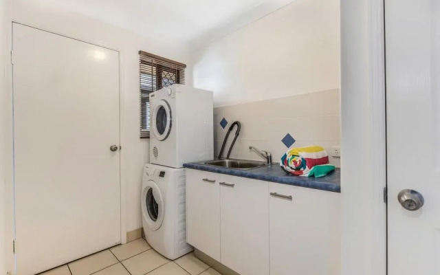 Coolum Waves Pet Friendly Holiday House