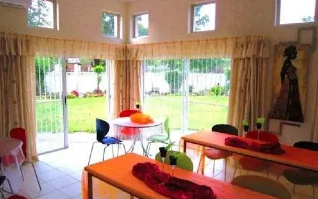 Renaissance Guest Farm