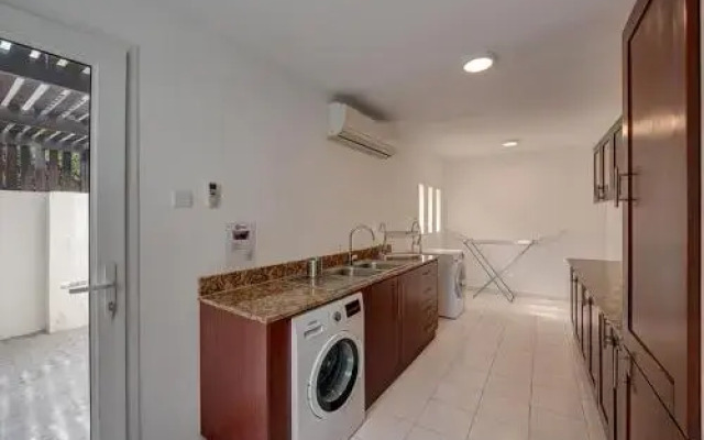 J5 Four Bedroom Villa in Al Wasl For Family Stay Only