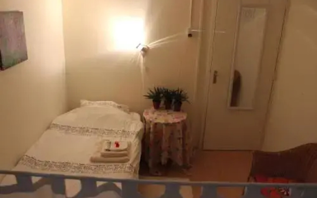 Desokkeraai - Sauna & Hottub privé appartement in schuur