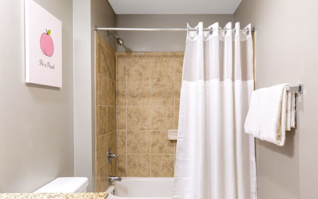 Stay Alfred at Dwell ATL