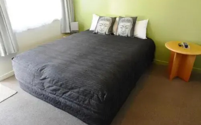 Featherston Motels And Camping