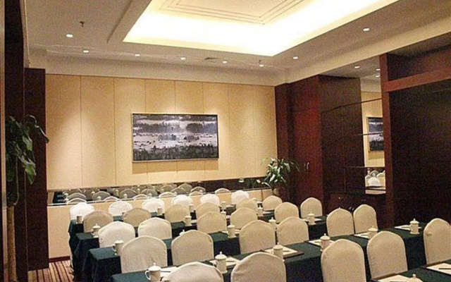 Zhong He Grand Hotel - Urumqi