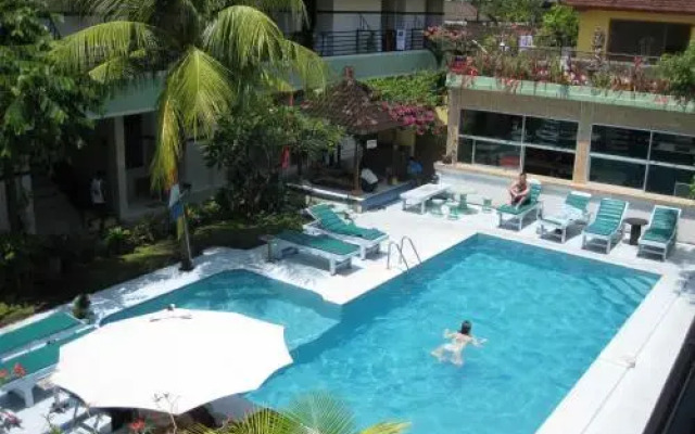 Sayang Beach Lodging