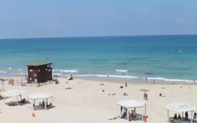 Haatzmaut Bat Yam Beach