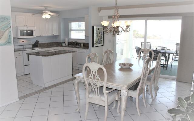 Jamaica Royale 204 - 2 Br Condo