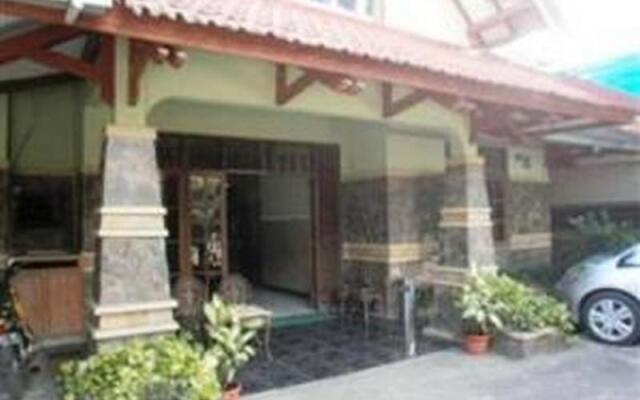 Riyadi Guest House Surabaya