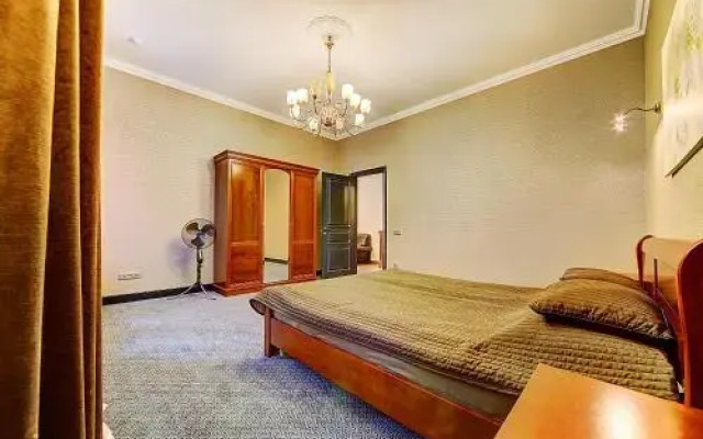 Sutkipeterburg on Chkalovskoy Apartaments