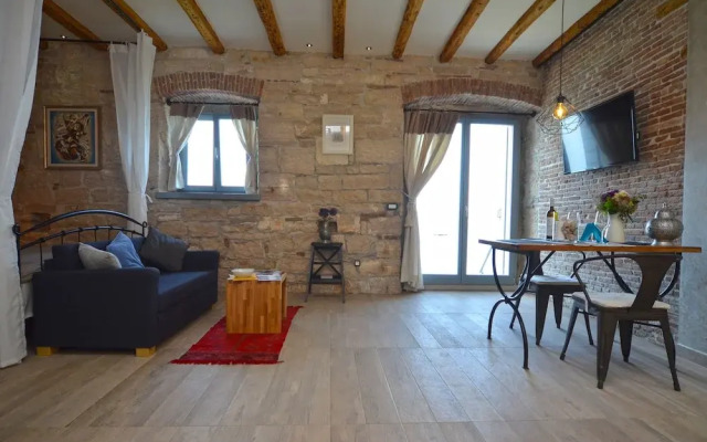 Arnolongo Sea View Studio