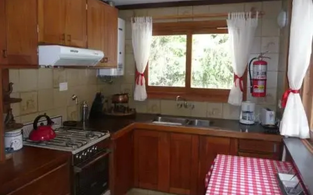 Cabaña La Cumeleña