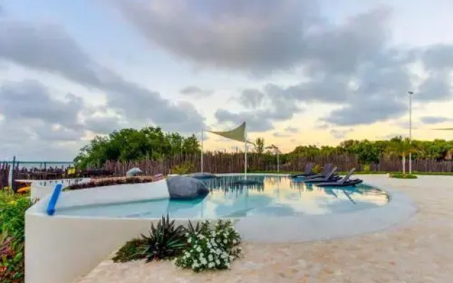Swan Villas Belize