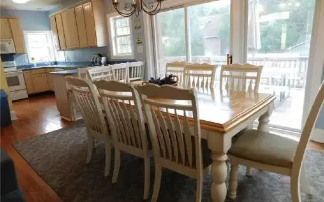Sea What Happens 4 Br home by RedAwning