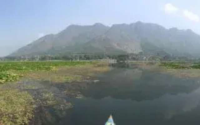 Houseboat Kohisar