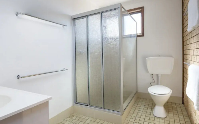 Eliza Lee 3 - Comfortable for the budget savvy