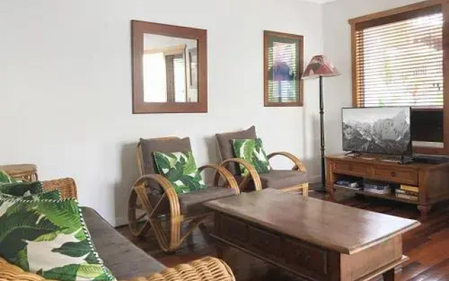 Tropical 2 Bdrm Parking Netflix