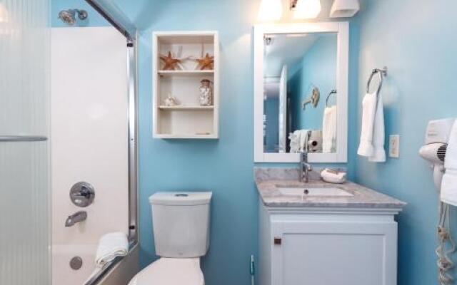 Pelican Isle 406 by RedAwning