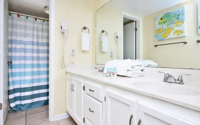 Castaways 6B - 2 Br condo