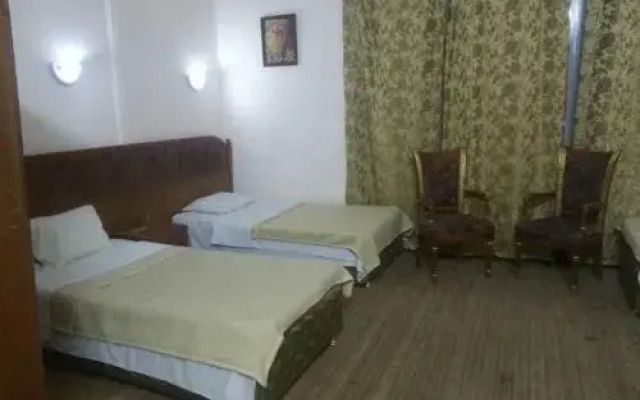 Louris Inn