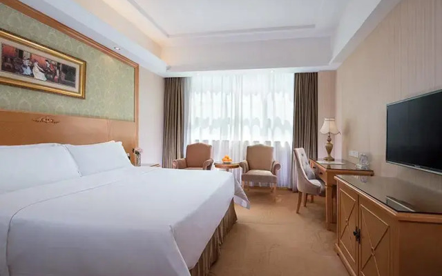 Vienna Hotel Shenzhen Longhua (Wanzhong City Branch)