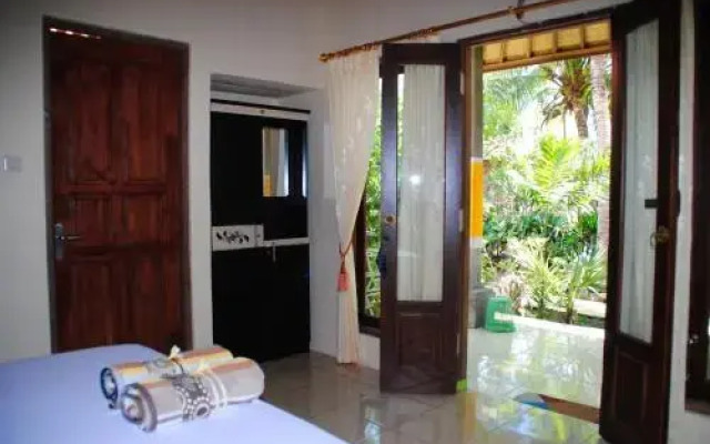 Kubu Sari Guest House