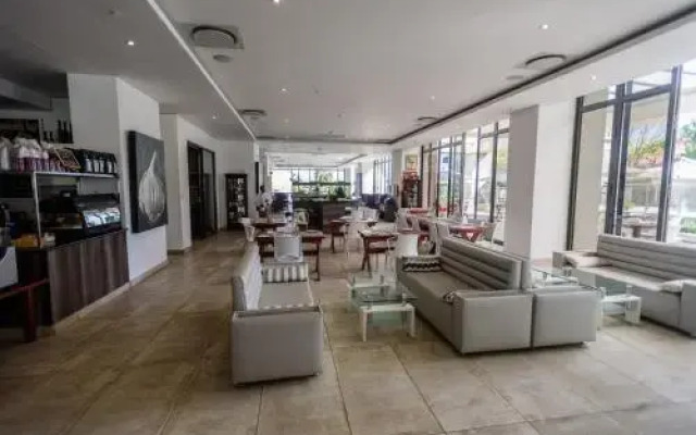 Sandton Skye Suite 604