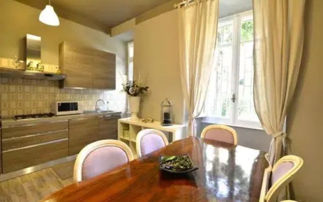 Alexia Home