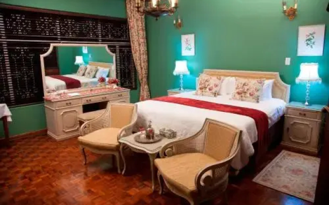 Elizabeths Manor