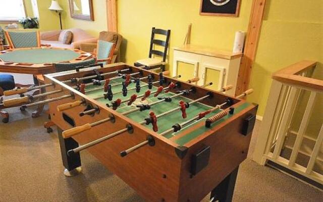 Overlook - 4 Br condo by RedAwning