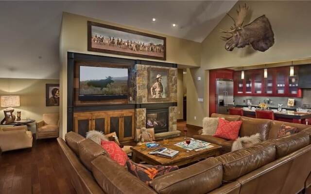 Summit Peak Penthouse 803